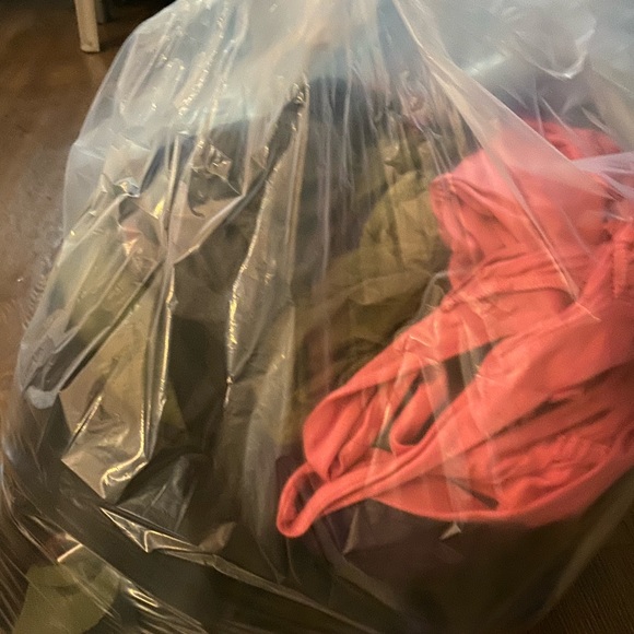 Bag of plus size clothes - Picture 2 of 7